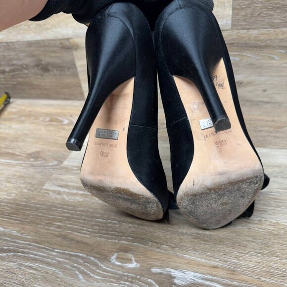 Badgley Mischka Black Satin Peep Toe Heels Women's Size 9.5 - Picture 4 of 6